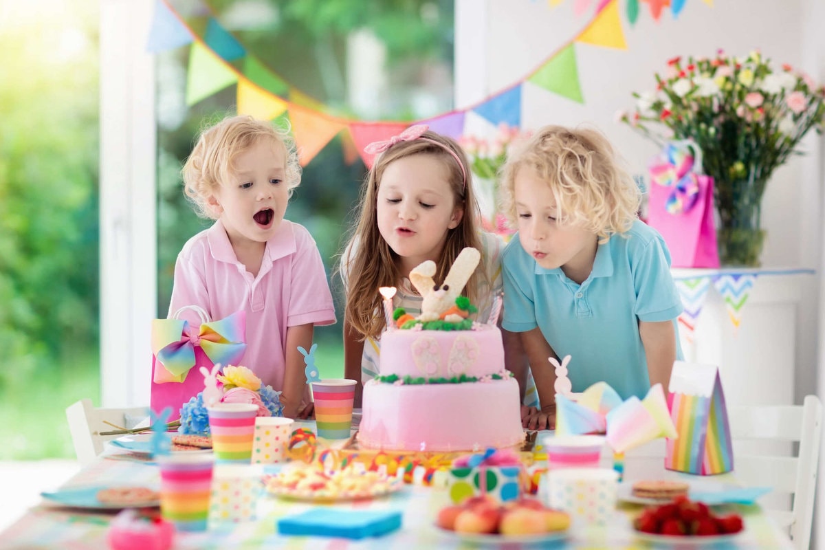 Kapper Graf Geslagen vrachtwagen Kinderfeestje 4 jaar: de leukste tips en ideeën! - Kaartje2go Blog