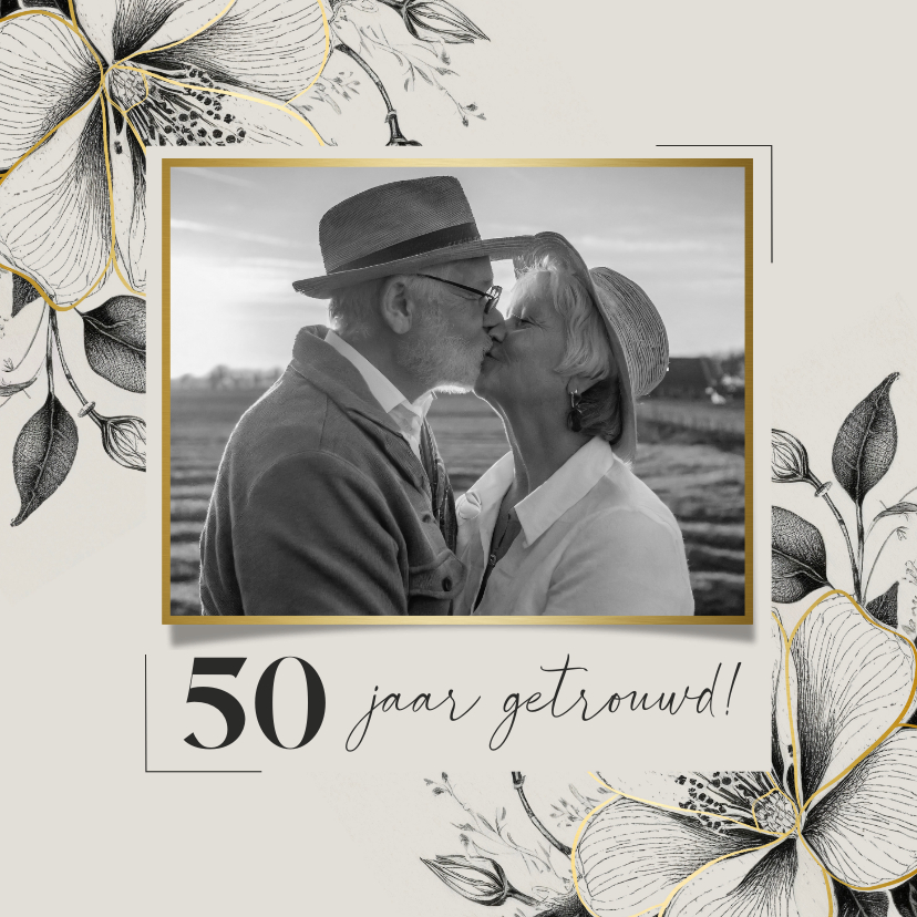 Felicitatiekaarten - Stijlvolle felicitatiekaart 50 jaar getrouwd bloemen goud