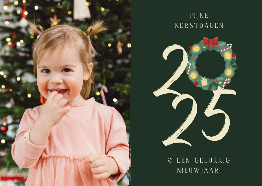 Kerstkaarten - Kerstkaartje donkergroen met grote foto en 2025 kerstkrans