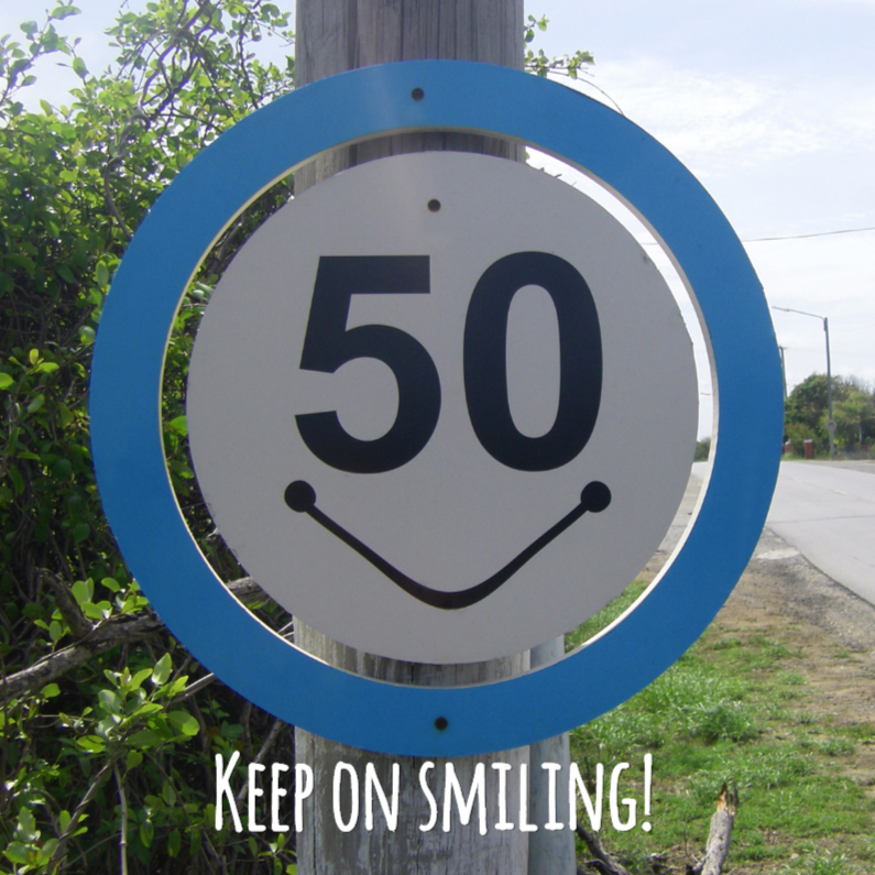 Netto Kietelen Nietje 50 Keep on smiling BORD - Verjaardagskaarten | Kaartje2go